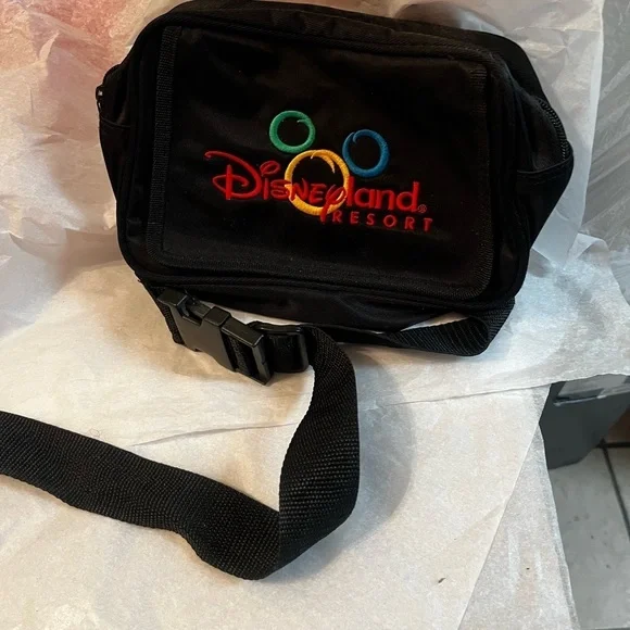 🖤Vtg Disneyland Resort Fanny Pack Crossbody Bum Bag Embroidered Mickey Black - Picture 3 of 6
